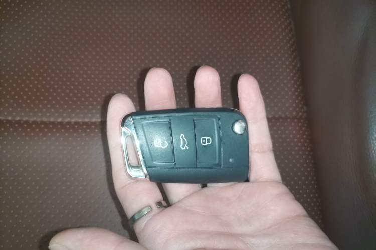 Used Volkswagen Tharu 2021 280TSI Two-Wheel Drive Trend Edition Vehicle Key