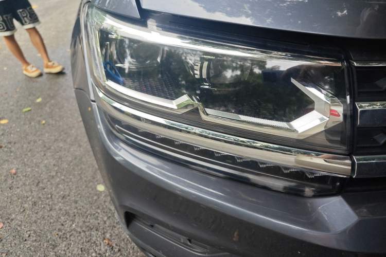 Used Volkswagen Tharu 2021 280TSI Two-Wheel-Drive Luxury Edition Right Front Headlight