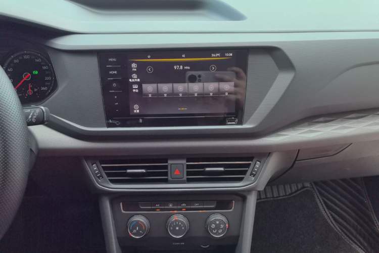 Used Volkswagen Tharu 2021 280TSI Two-Wheel Drive Trend Edition Audio And AC Panel