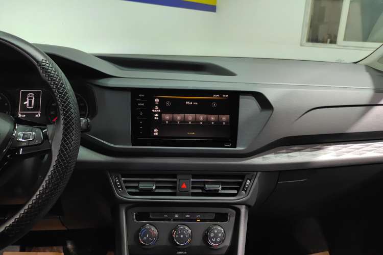 Used Volkswagen Tharu 2021 280TSI Two-Wheel Drive Trend Edition Audio And AC Panel