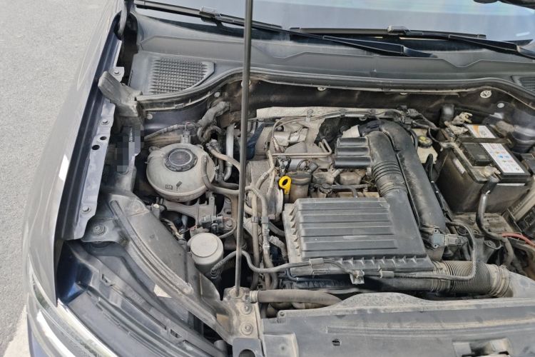 Used Volkswagen Tharu 2021 280TSI Two-Wheel-Drive Luxury Plus Edition Engine Bay Right