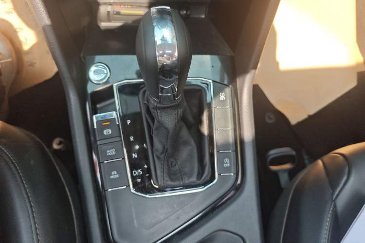 Used Volkswagen Tharu 2021 280TSI Two-Wheel-Drive Luxury Edition Gear Lever