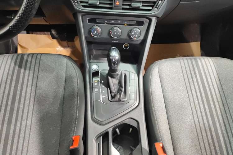 Used Volkswagen Tharu 2021 280TSI Two-Wheel Drive Trend Edition Gear Lever