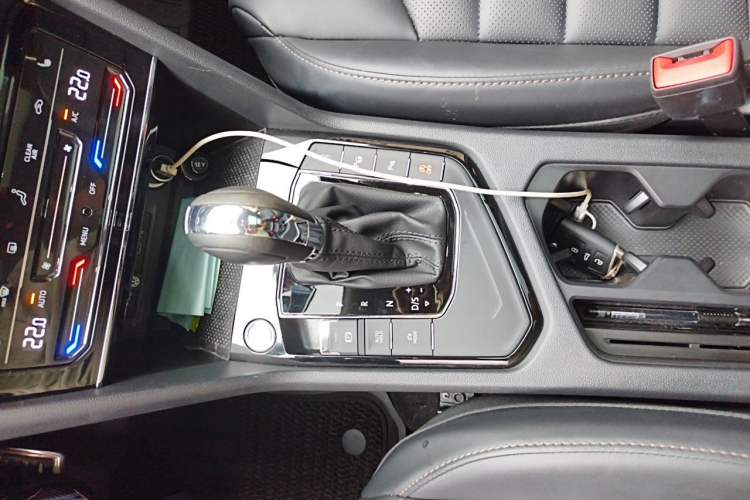 Used Volkswagen Tharu 2021 330TSI Four-Wheel Drive Flagship Edition Gear Lever