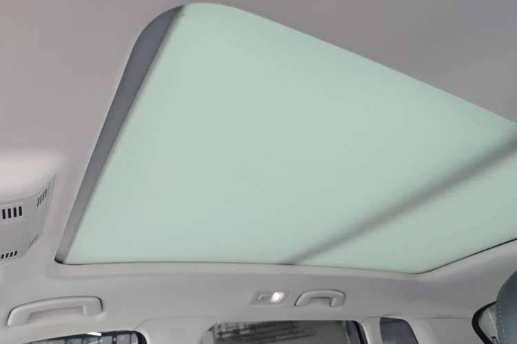 Used Volkswagen Tharu 2021 280TSI Two-Wheel-Drive Luxury Plus Edition Headliner