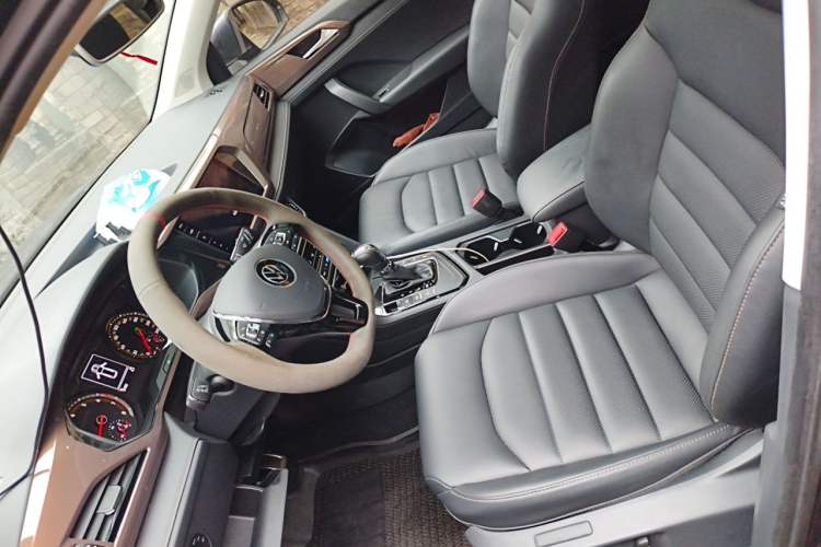 Used Volkswagen Tharu 2021 330TSI Four-Wheel Drive Flagship Edition Left Front Seat