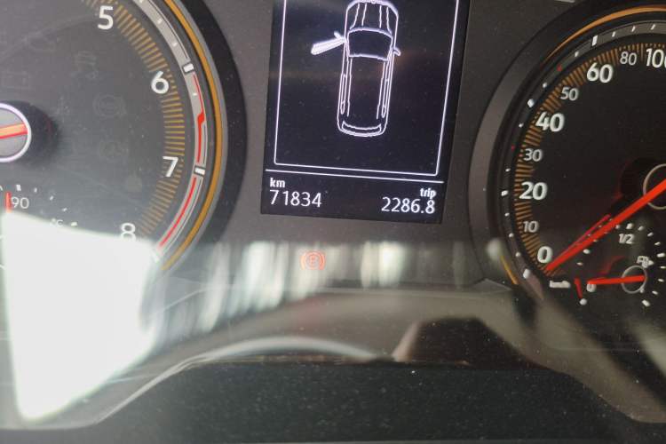 Used Volkswagen Tharu 2021 280TSI Two-Wheel-Drive Luxury Plus Edition Odometer Close Up