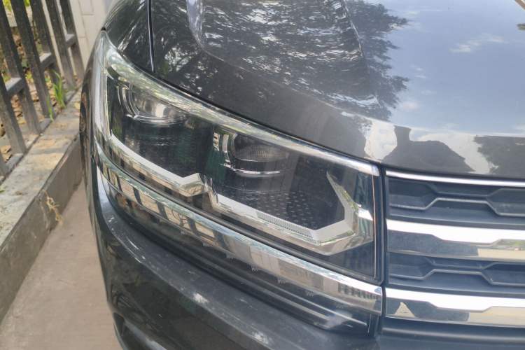 Used Volkswagen Tharu 2021 280TSI Two-Wheel-Drive Luxury Plus Edition Right Front Headlight