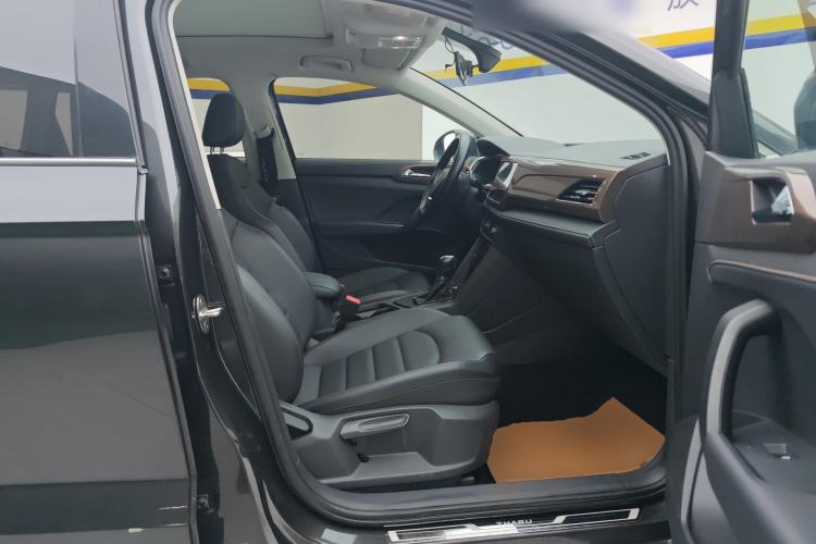 Used Volkswagen Tharu 2021 280TSI Two-Wheel-Drive Luxury Plus Edition Right Front Seat