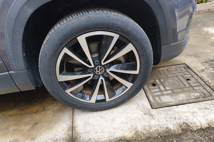 Used Volkswagen Tharu 2021 330TSI Four-Wheel Drive Flagship Edition Right Front Wheel Hub