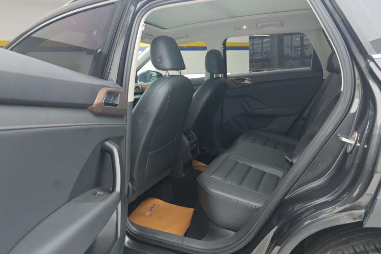Used Volkswagen Tharu 2021 280TSI Two-Wheel-Drive Luxury Plus Edition Right Rear Seat
