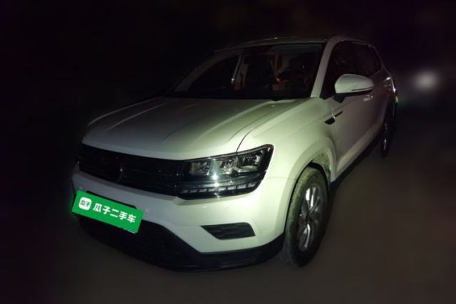 Ojetý Volkswagen Tharu 2021 280TSI Two-Wheel Drive Trend Edition