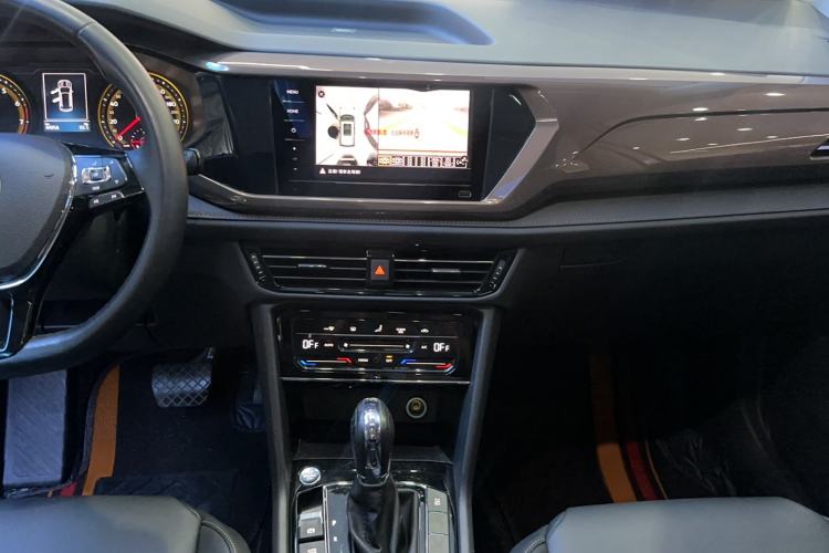Used Volkswagen Tharu 2021 280TSI Two-Wheel Drive Comfort Edition Audio And AC Panel