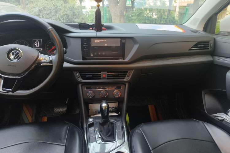 Used Volkswagen Tharu 2021 280TSI Two-Wheel Drive Trend Edition Audio And AC Panel