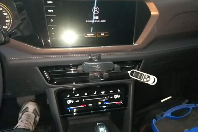 Used Volkswagen Tharu 2021 280TSI Two-Wheel-Drive Luxury Plus Edition Audio And AC Panel