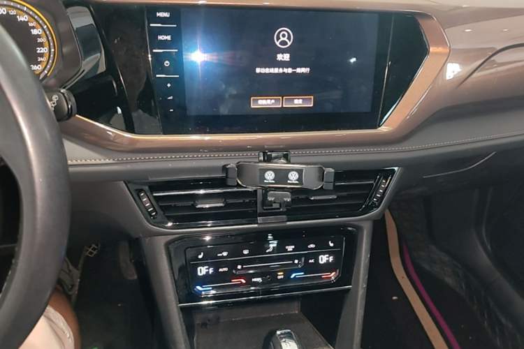 Used Volkswagen Tharu 2021 280TSI Two-Wheel-Drive Luxury Plus Edition Audio And AC Panel
