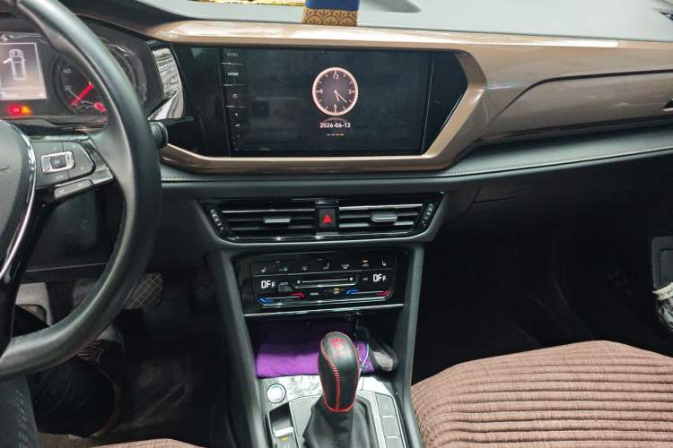 Used Volkswagen Tharu 2021 280TSI Two-Wheel-Drive Luxury Plus Edition Audio And AC Panel