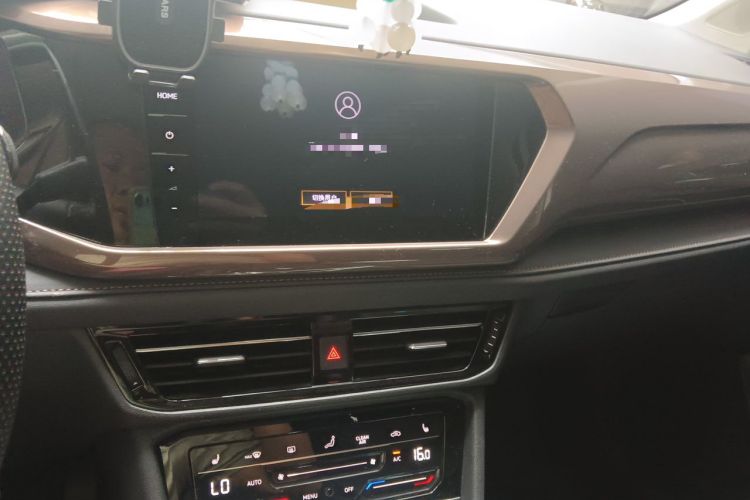 Used Volkswagen Tharu 2021 280TSI Two-Wheel-Drive Luxury Plus Edition Audio And AC Panel