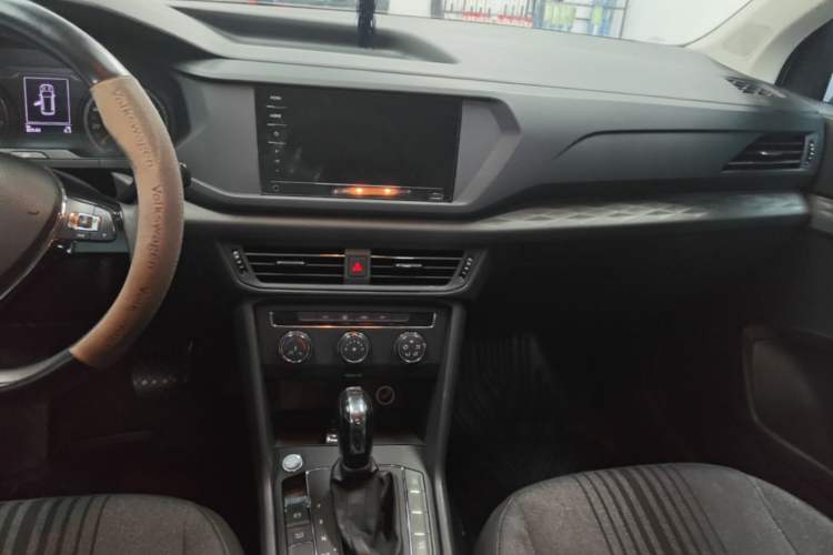 Used Volkswagen Tharu 2021 280TSI Two-Wheel Drive Trend Edition Audio And AC Panel
