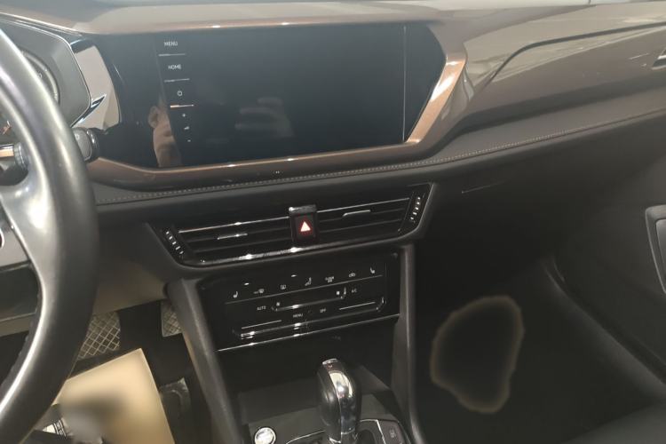 Used Volkswagen Tharu 2021 280TSI Two-Wheel-Drive Luxury Plus Edition Audio And AC Panel