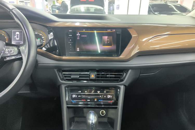 Used Volkswagen Tharu 2021 280TSI Two-Wheel Drive Comfort Edition Audio And AC Panel