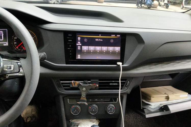 Used Volkswagen Tharu 2021 280TSI Two-Wheel Drive Trend Edition Audio And AC Panel