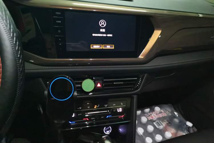 Used Volkswagen Tharu 2021 280TSI Two-Wheel-Drive Luxury Plus Edition Audio And AC Panel