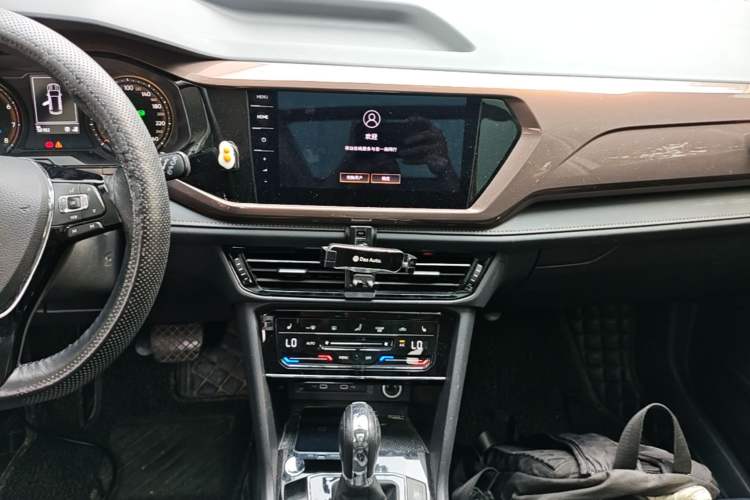 Used Volkswagen Tharu 2021 280TSI Two-Wheel-Drive Luxury Plus Edition Audio And AC Panel