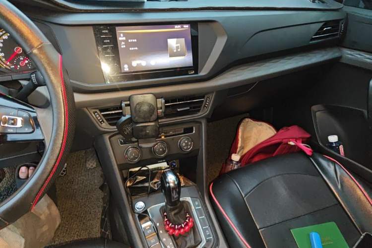 Used Volkswagen Tharu 2021 280TSI Two-Wheel Drive Trend Edition Audio And AC Panel