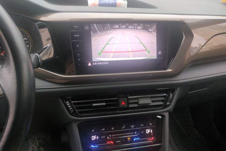 Used Volkswagen Tharu 2021 280TSI Two-Wheel-Drive Luxury Plus Edition Audio And AC Panel