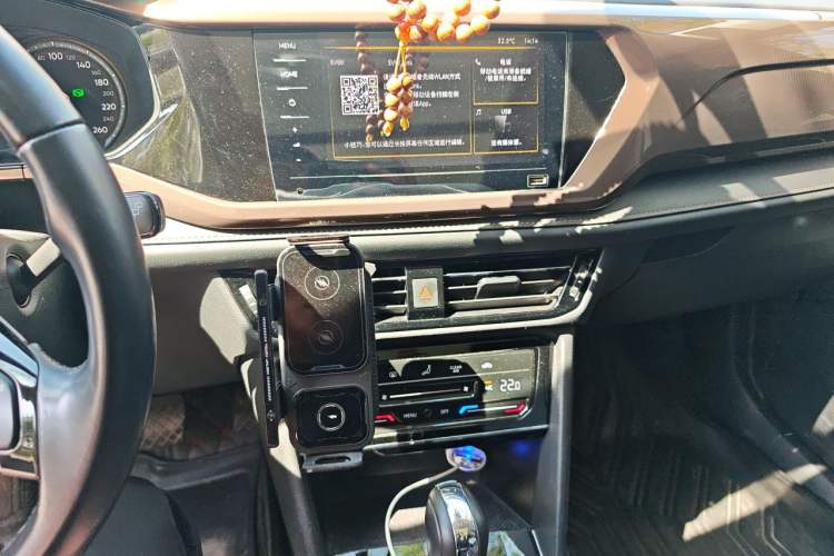 Used Volkswagen Tharu 2021 280TSI Two-Wheel-Drive Luxury Edition Audio And AC Panel