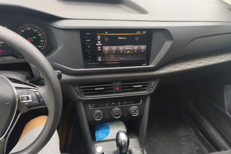 Used Volkswagen Tharu 2021 280TSI Two-Wheel Drive Trend Edition Audio And AC Panel