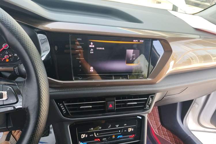 Used Volkswagen Tharu 2021 280TSI Two-Wheel Drive Comfort Edition Audio And AC Panel