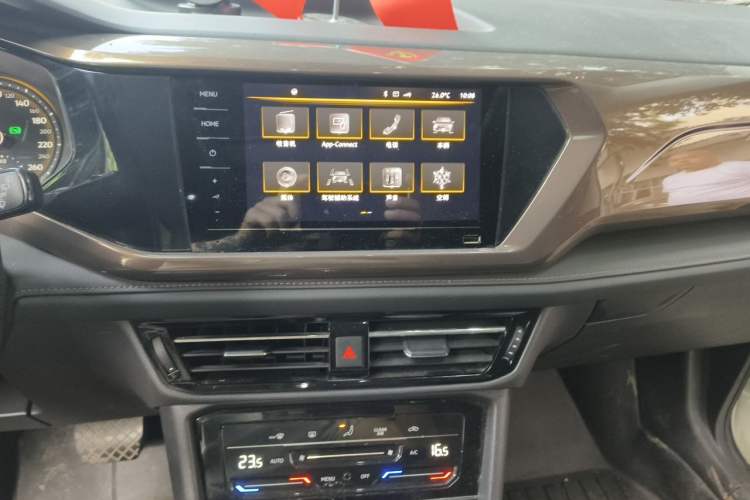 Used Volkswagen Tharu 2021 280TSI Two-Wheel Drive Comfort Edition Audio And AC Panel