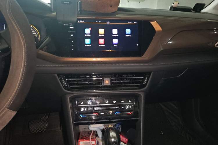 Used Volkswagen Tharu 2021 280TSI Two-Wheel Drive Comfort Edition Audio And AC Panel