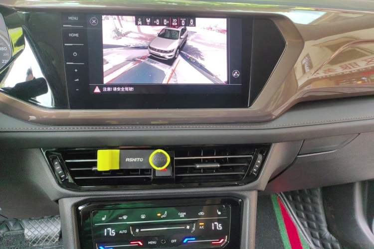 Used Volkswagen Tharu 2021 330TSI All-Wheel Drive Luxury PLUS Version Audio And AC Panel