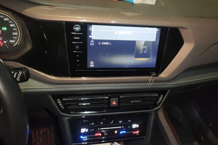 Used Volkswagen Tharu 2021 280TSI Two-Wheel Drive Comfort Edition Audio And AC Panel