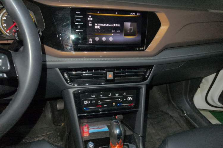 Used Volkswagen Tharu 2021 280TSI Two-Wheel Drive Comfort Edition Audio And AC Panel