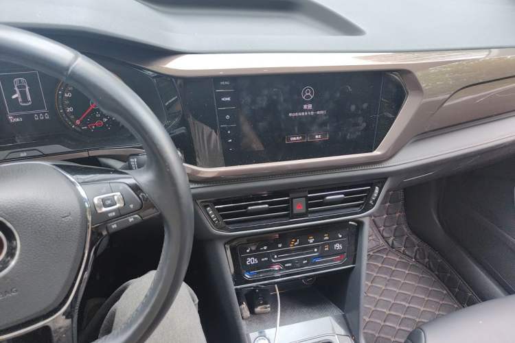 Used Volkswagen Tharu 2021 280TSI Two-Wheel-Drive Luxury Plus Edition Audio And AC Panel