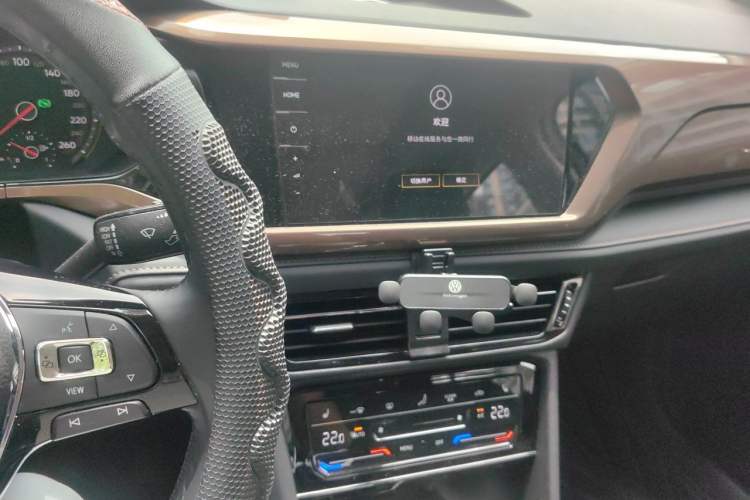 Used Volkswagen Tharu 2021 280TSI Two-Wheel-Drive Luxury Plus Edition Audio And AC Panel
