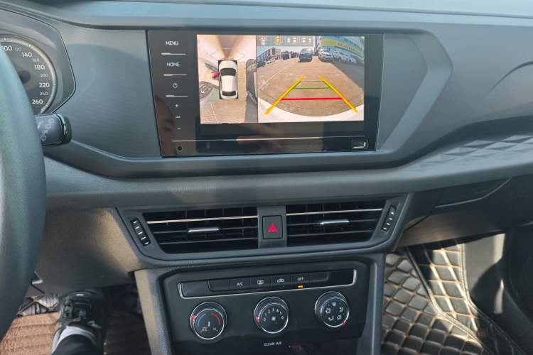 Used Volkswagen Tharu 2021 280TSI Two-Wheel Drive Trend Edition Audio And AC Panel