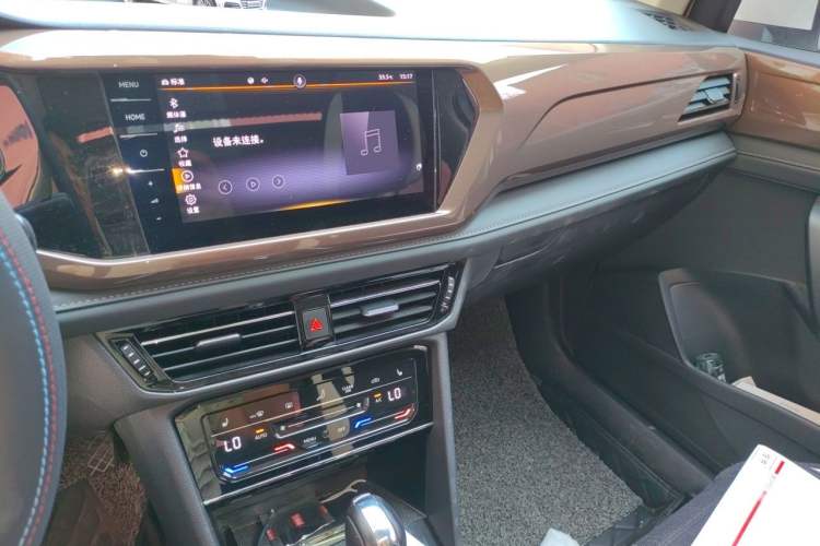 Used Volkswagen Tharu 2021 280TSI Two-Wheel-Drive Luxury Plus Edition Audio And AC Panel