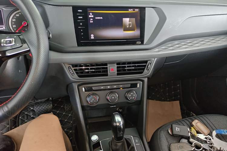 Used Volkswagen Tharu 2021 280TSI Two-Wheel Drive Trend Edition Audio And AC Panel