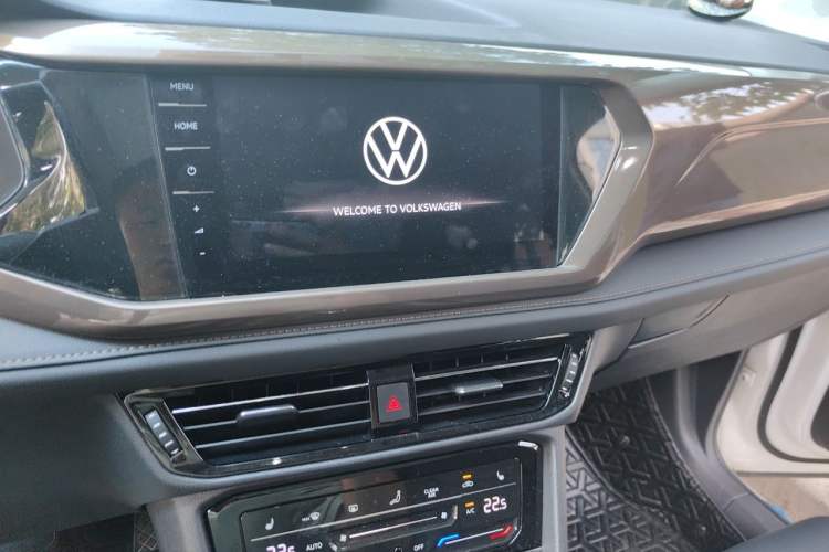 Used Volkswagen Tharu 2021 280TSI Two-Wheel-Drive Luxury Plus Edition Audio And AC Panel