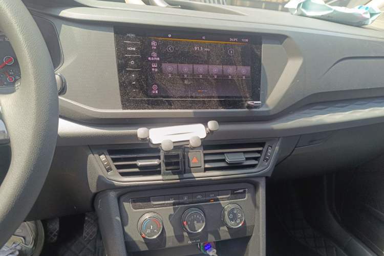 Used Volkswagen Tharu 2021 280TSI Two-Wheel Drive Trend Edition Audio And AC Panel