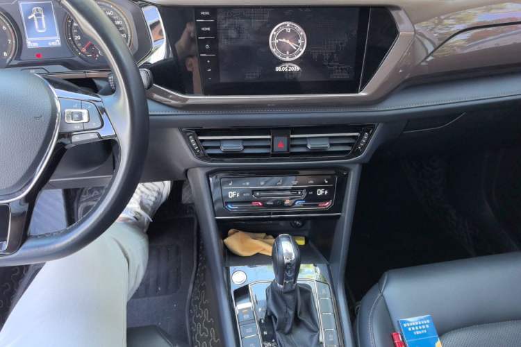 Used Volkswagen Tharu 2021 280TSI Two-Wheel-Drive Luxury Plus Edition Audio And AC Panel