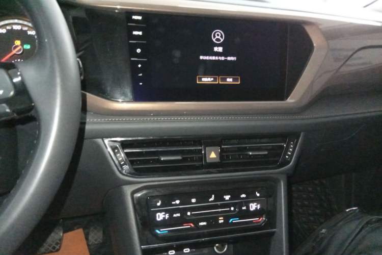 Used Volkswagen Tharu 2021 280TSI Two-Wheel-Drive Luxury Plus Edition Audio And AC Panel