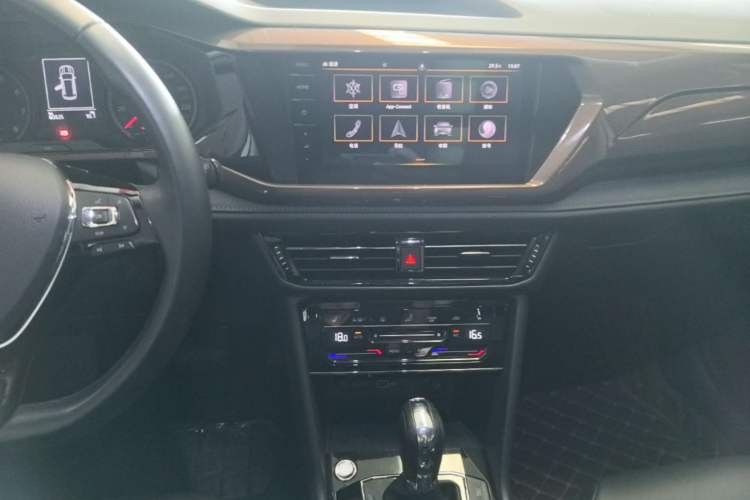 Used Volkswagen Tharu 2021 280TSI Two-Wheel Drive Comfort Edition Audio And AC Panel