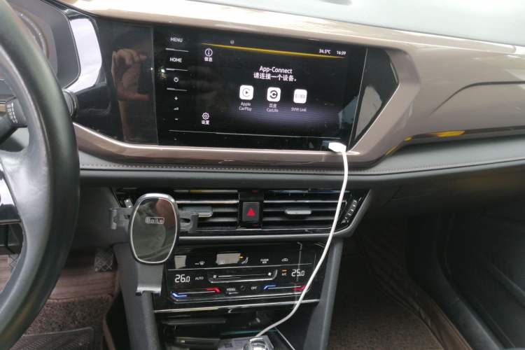 Used Volkswagen Tharu 2021 280TSI Two-Wheel Drive Comfort Edition Audio And AC Panel