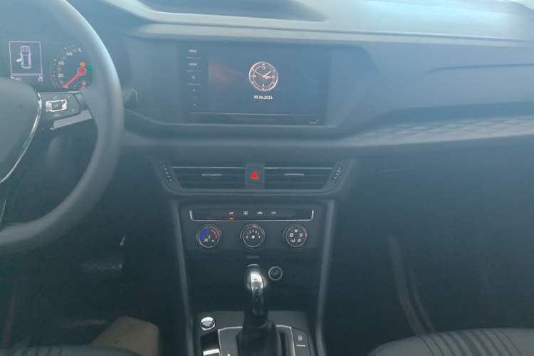 Used Volkswagen Tharu 2021 280TSI Two-Wheel Drive Trend Edition Audio And AC Panel